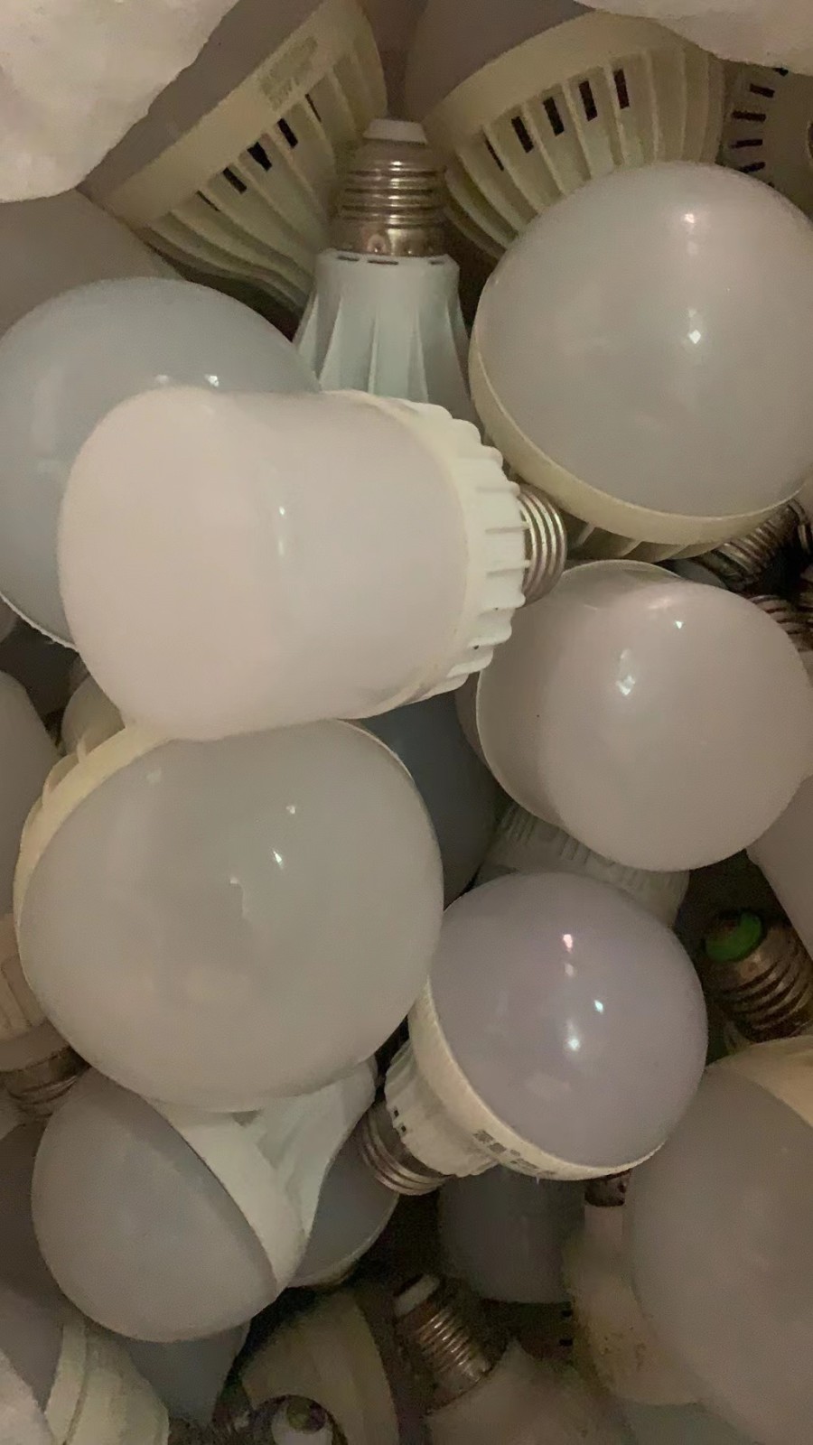 高亮LED球泡一个3-15w（瓦数随机）
